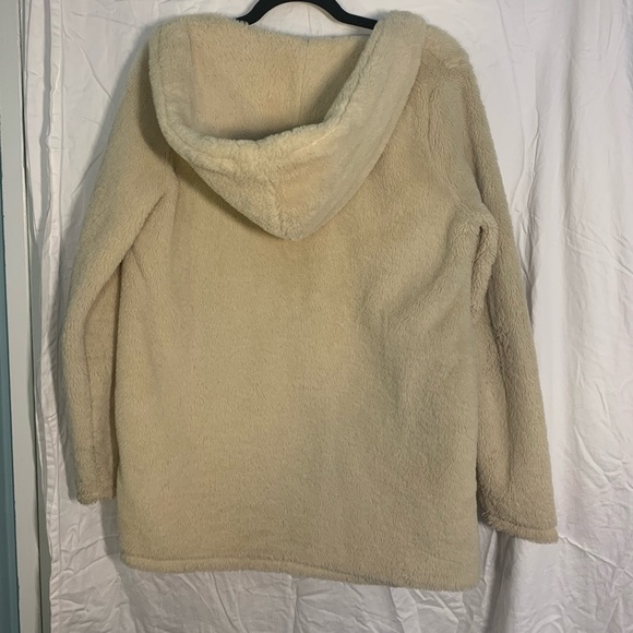 Cream Brandy Melville Faux Fur Jacket - Picture 9 of 12